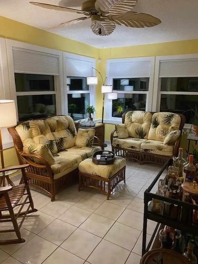 3942 11th Avenue N St Petersburg FL 33713