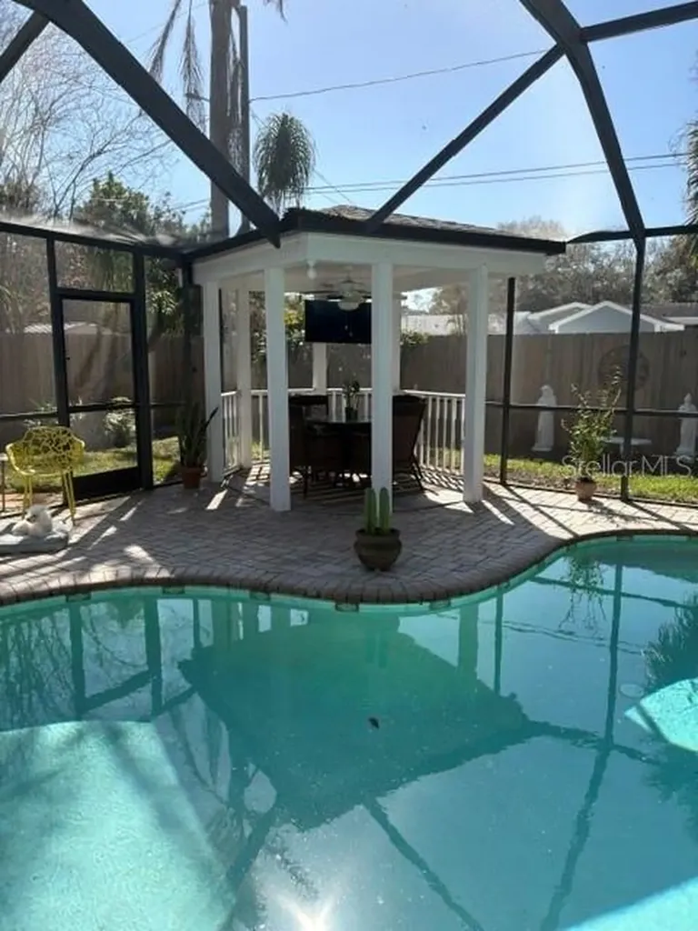 3942 11th Avenue N St Petersburg FL 33713