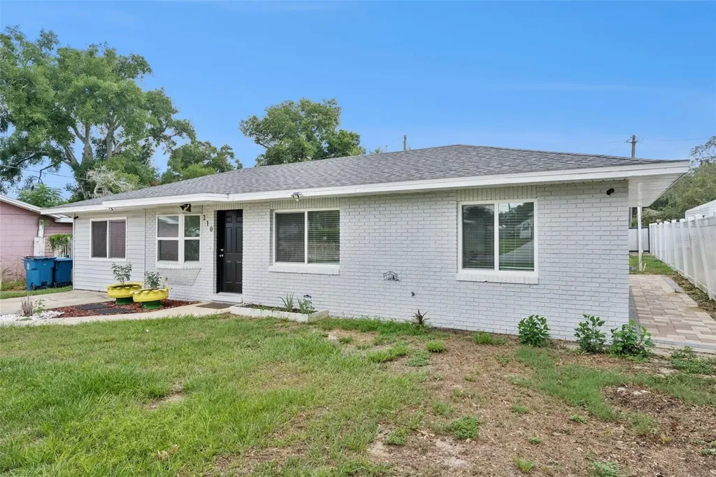 210 E Palm Street Davenport FL 33837