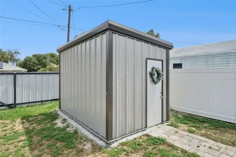 210 E Palm Street Davenport FL 33837
