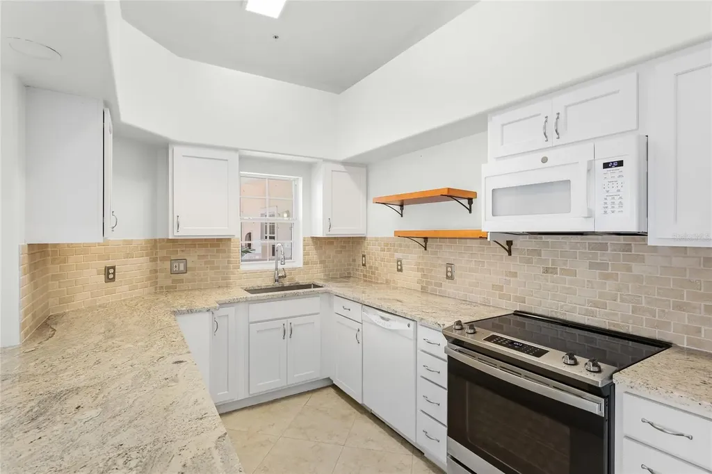 4244 Central Sarasota Parkway Sarasota FL 34238