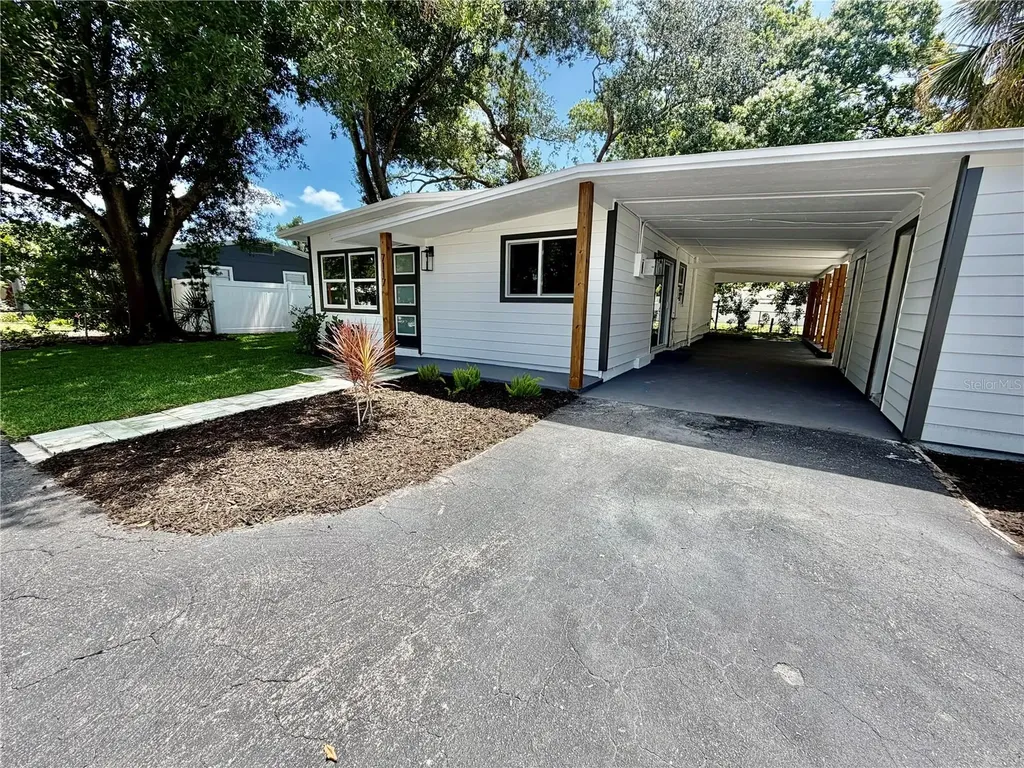 7117 15th Street N St Petersburg FL 33702
