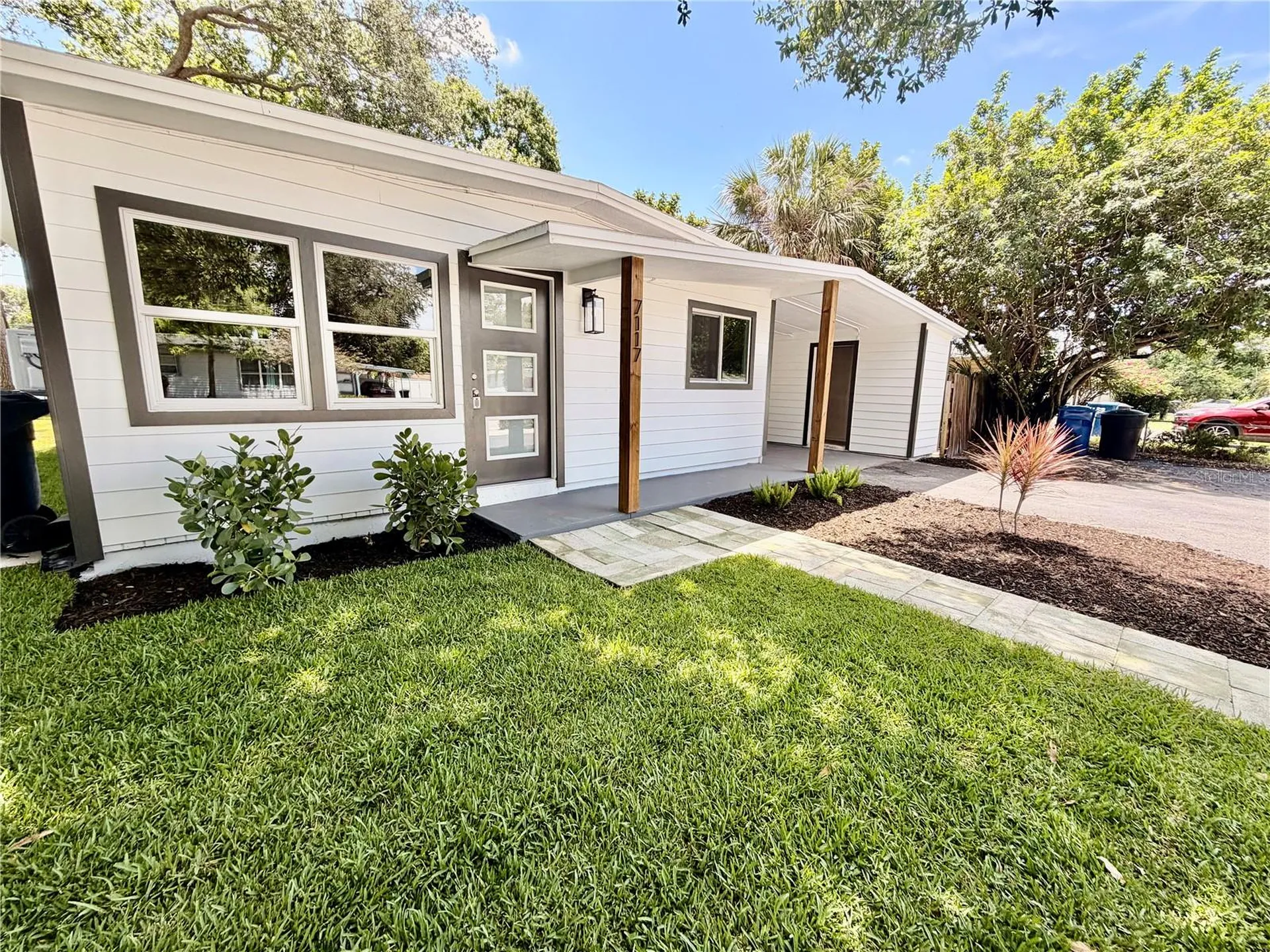 7117 15th Street N St Petersburg FL 33702