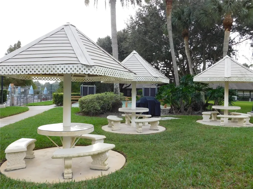 2572 Laurelwood Drive Clearwater FL 33763