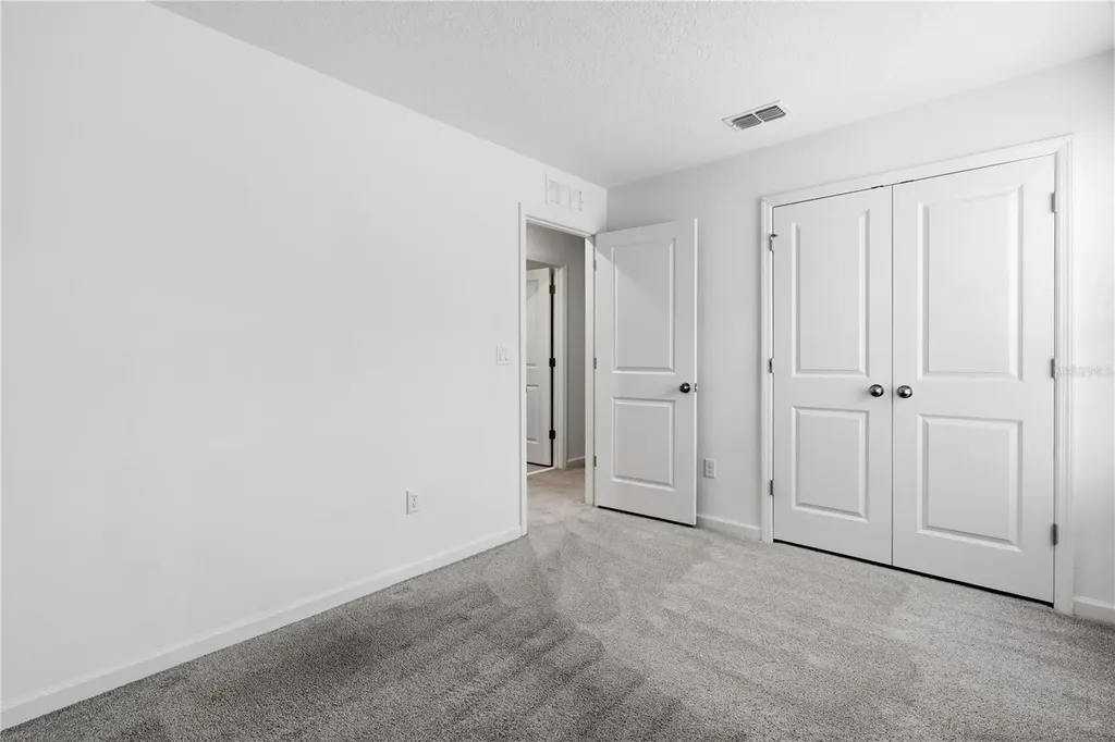 1124 Lakeshore Breeze Place Kissimmee FL 34747