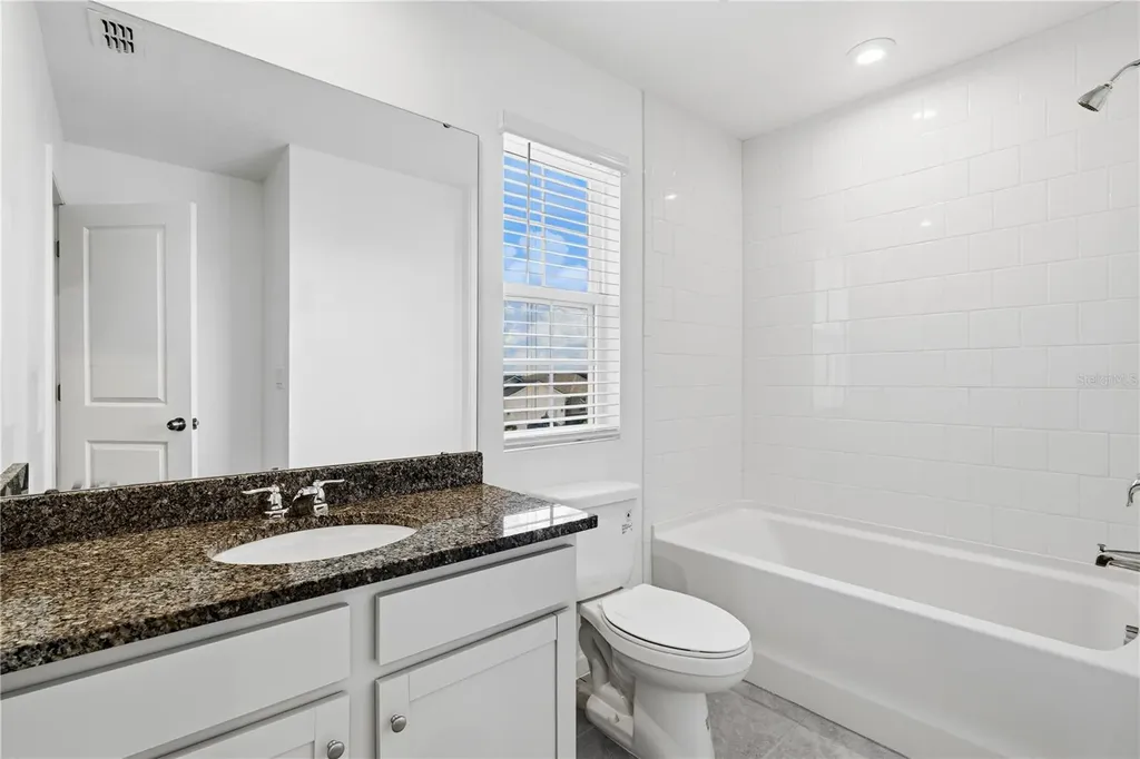 1124 Lakeshore Breeze Place Kissimmee FL 34747