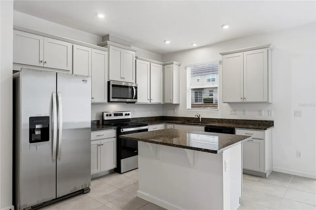 1124 Lakeshore Breeze Place Kissimmee FL 34747