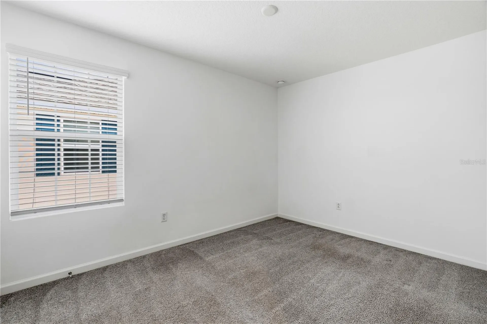 1124 Lakeshore Breeze Place Kissimmee FL 34747