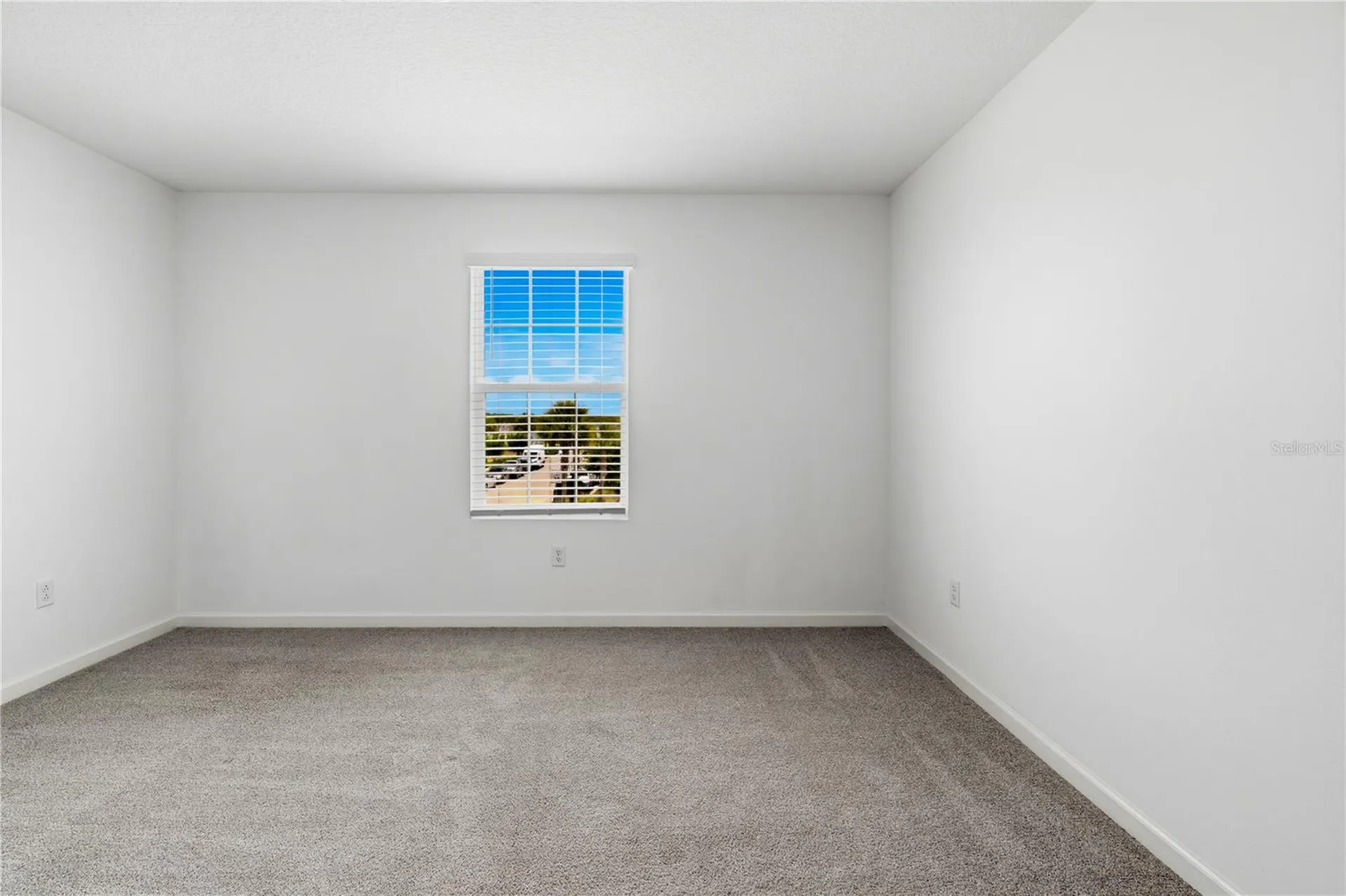 1124 Lakeshore Breeze Place Kissimmee FL 34747