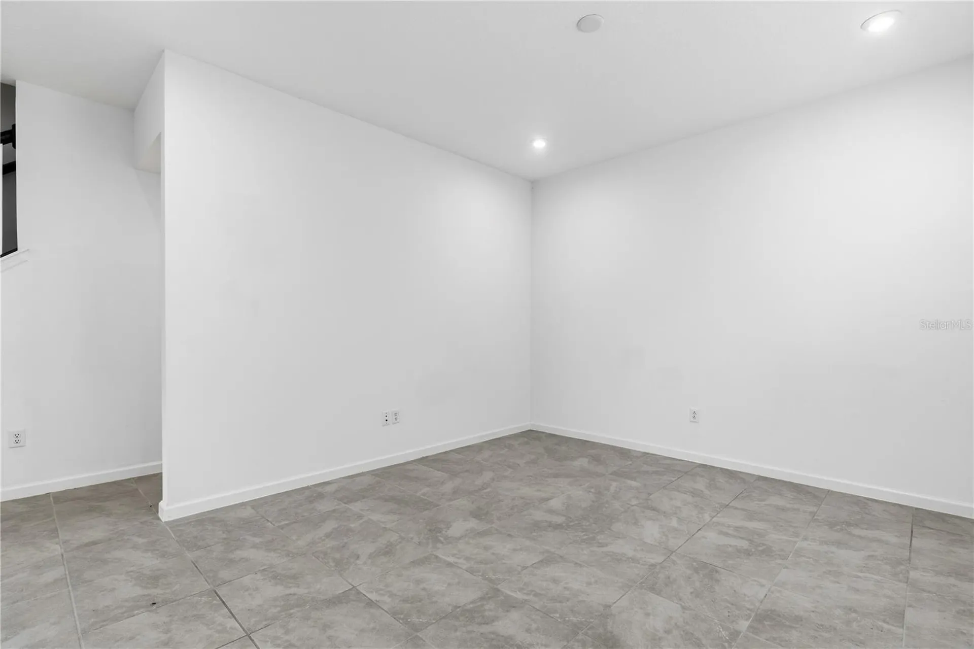 1124 Lakeshore Breeze Place Kissimmee FL 34747