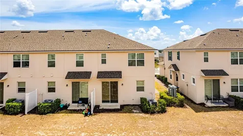 1124 Lakeshore Breeze Place Kissimmee FL 34747