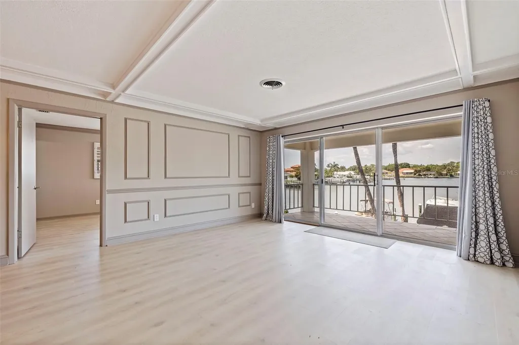 3717 46th Avenue S St Petersburg FL 33711