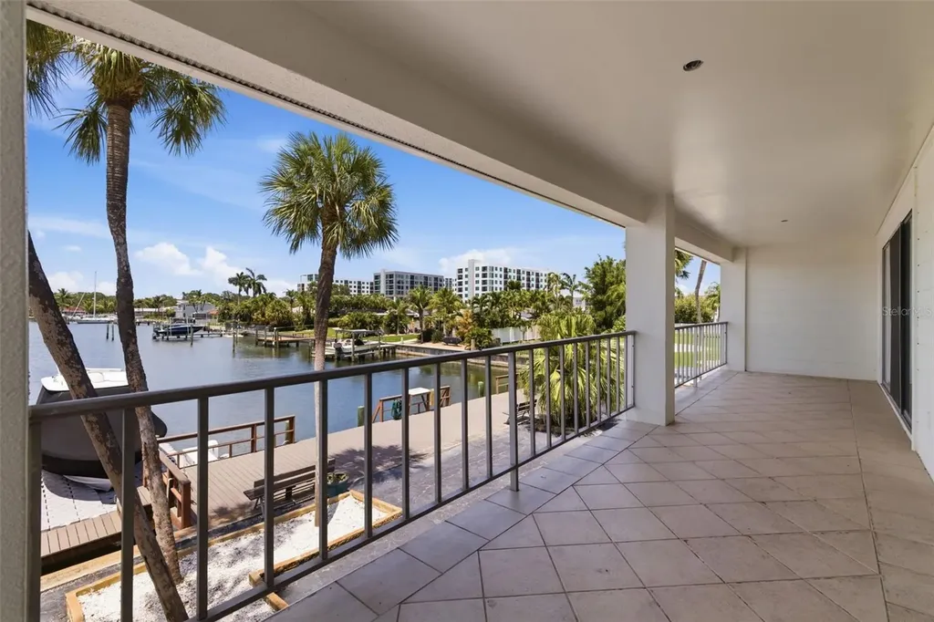 3717 46th Avenue S St Petersburg FL 33711
