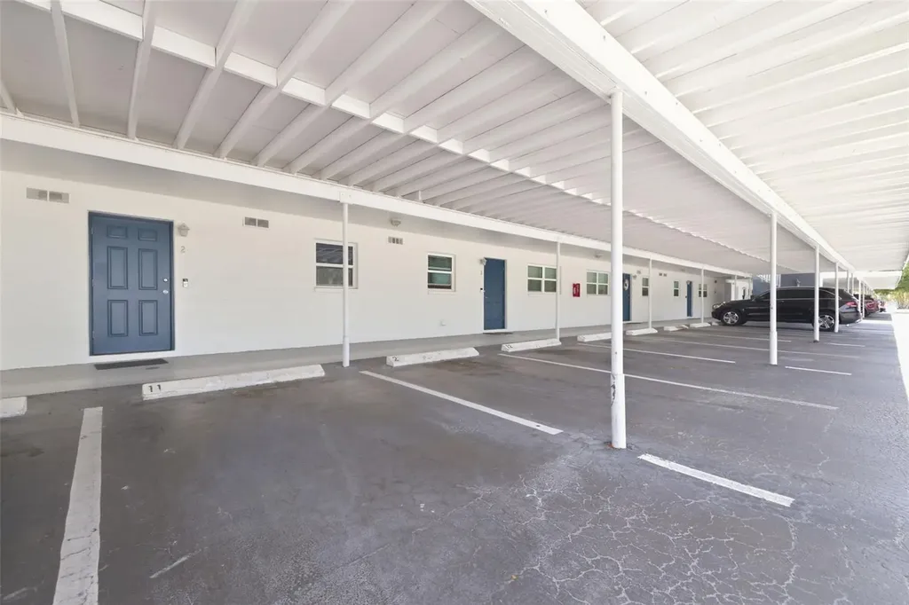3717 46th Avenue S St Petersburg FL 33711