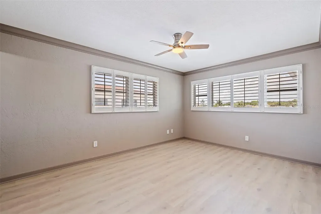3717 46th Avenue S St Petersburg FL 33711