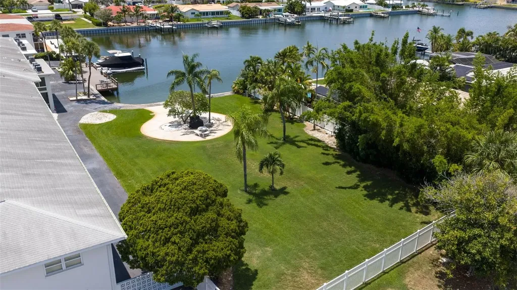 3717 46th Avenue S St Petersburg FL 33711
