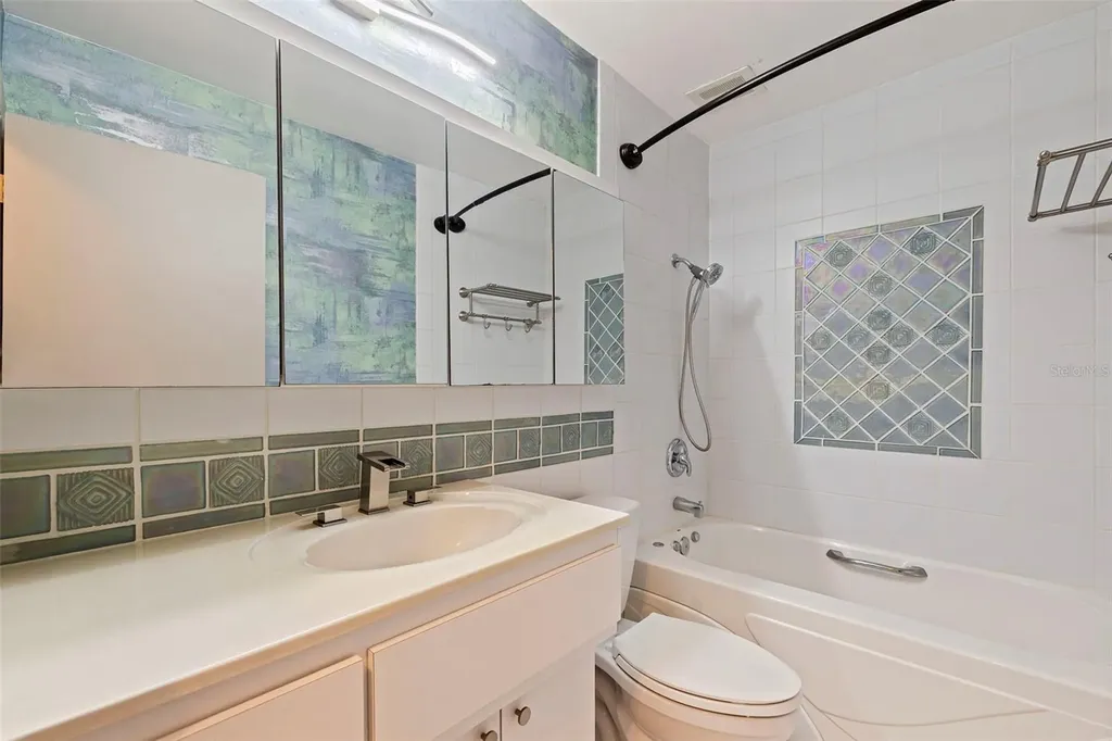 3717 46th Avenue S St Petersburg FL 33711
