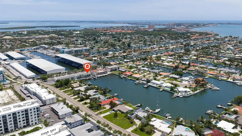 3717 46th Avenue S St Petersburg FL 33711