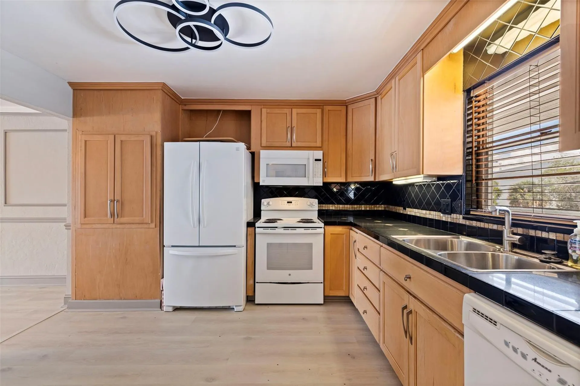 3717 46th Avenue S St Petersburg FL 33711