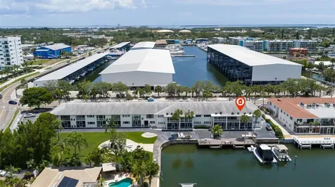 3717 46th Avenue S St Petersburg FL 33711