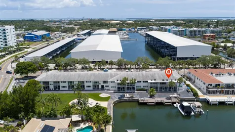3717 46th Avenue S St Petersburg FL 33711