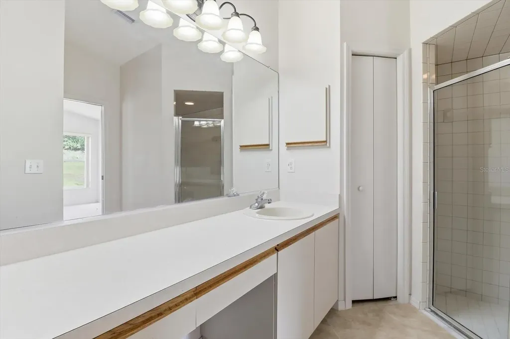 826 W Cockatiel Loop Hernando FL 34442