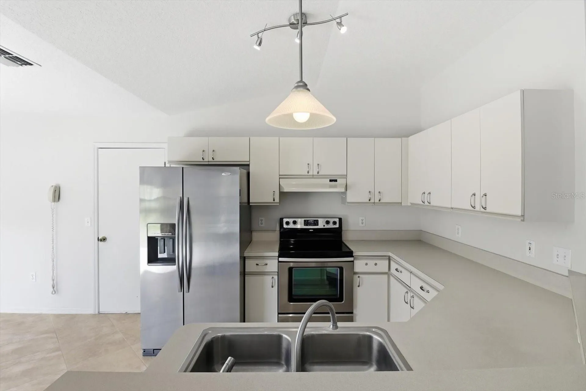 826 W Cockatiel Loop Hernando FL 34442