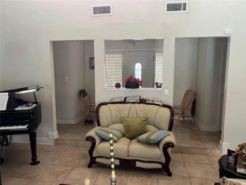4576 North Lane Orlando FL 32808