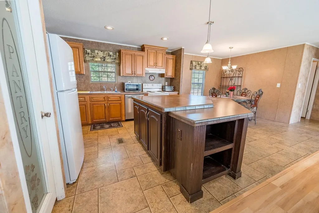 21800 SW 15th Avenue Newberry FL 32669