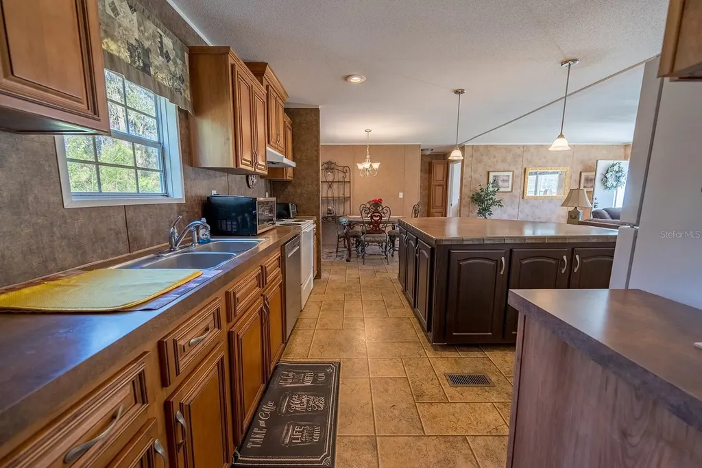 21800 SW 15th Avenue Newberry FL 32669