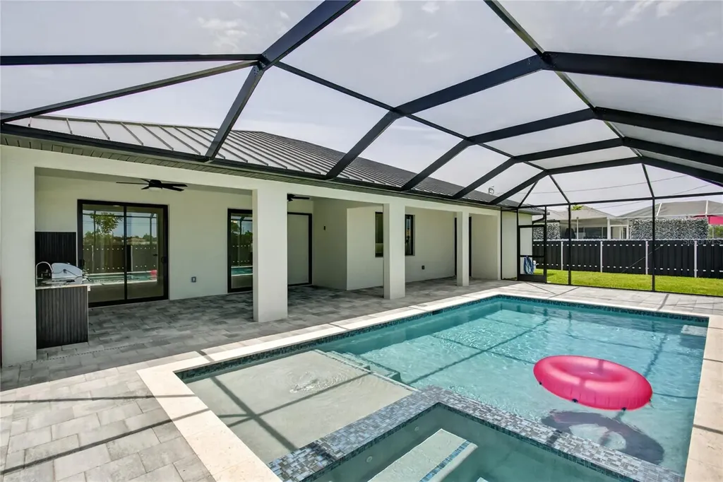 819 SW 16th Terrace Cape Coral FL 33991