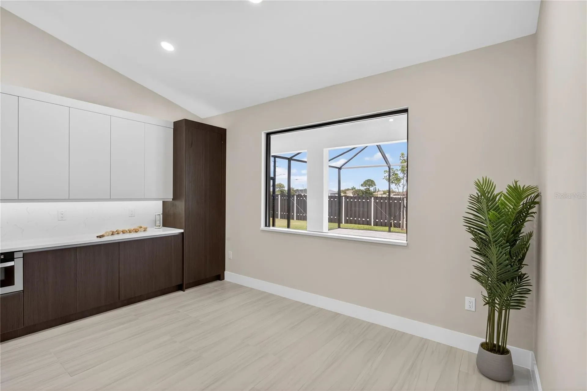 819 SW 16th Terrace Cape Coral FL 33991