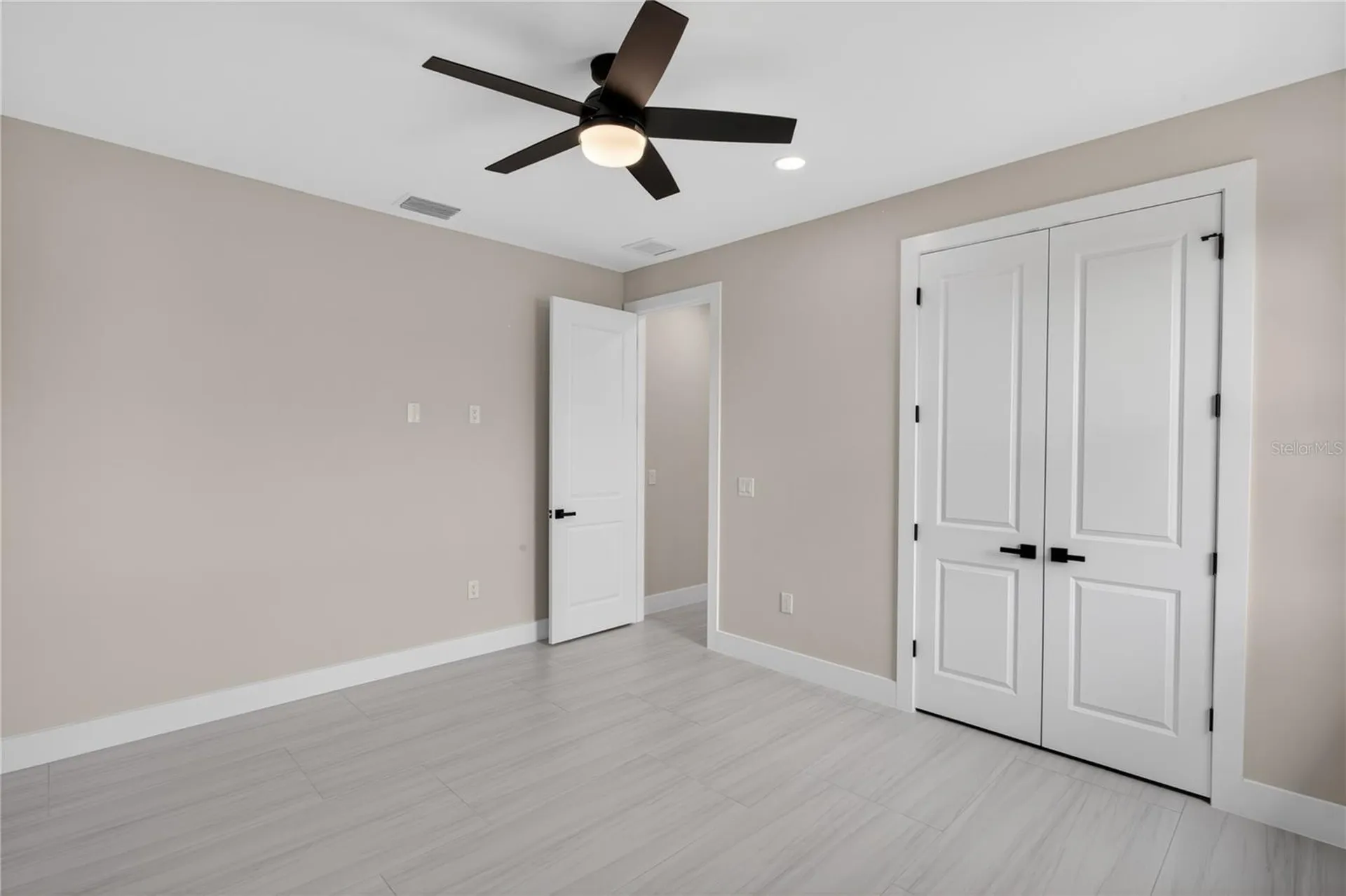 819 SW 16th Terrace Cape Coral FL 33991