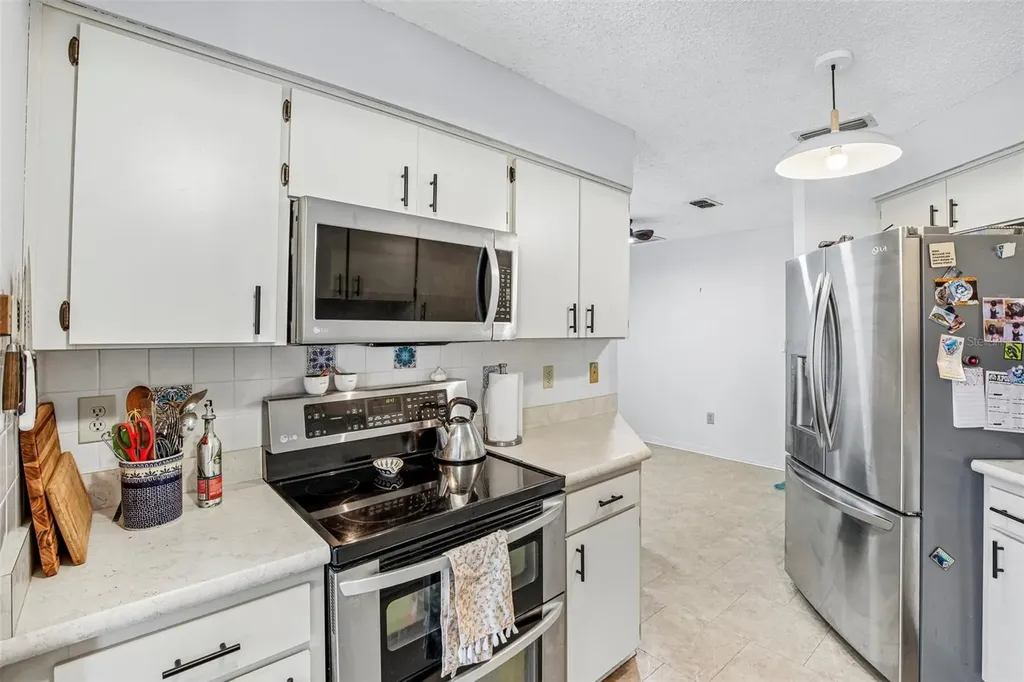 1925 Grand Cypress Lane Sun City Center FL 33573