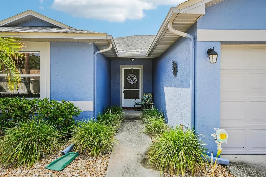 1925 Grand Cypress Lane Sun City Center FL 33573