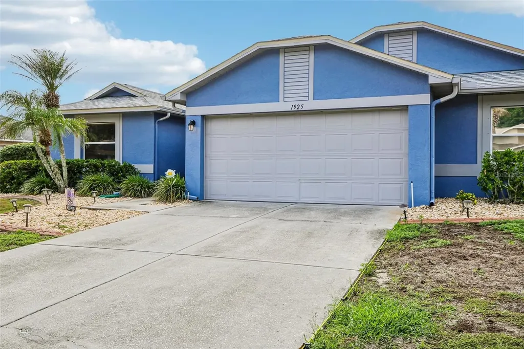 1925 Grand Cypress Lane Sun City Center FL 33573