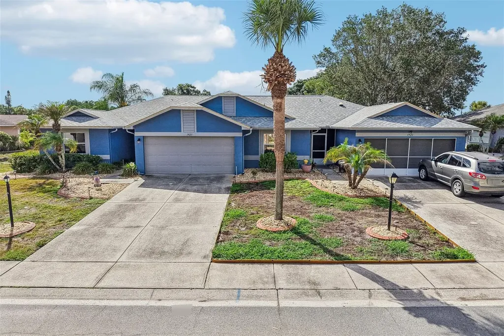 1925 Grand Cypress Lane Sun City Center FL 33573