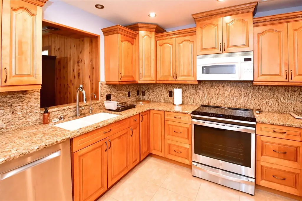 7519 Harbor View Way Seminole FL 33776