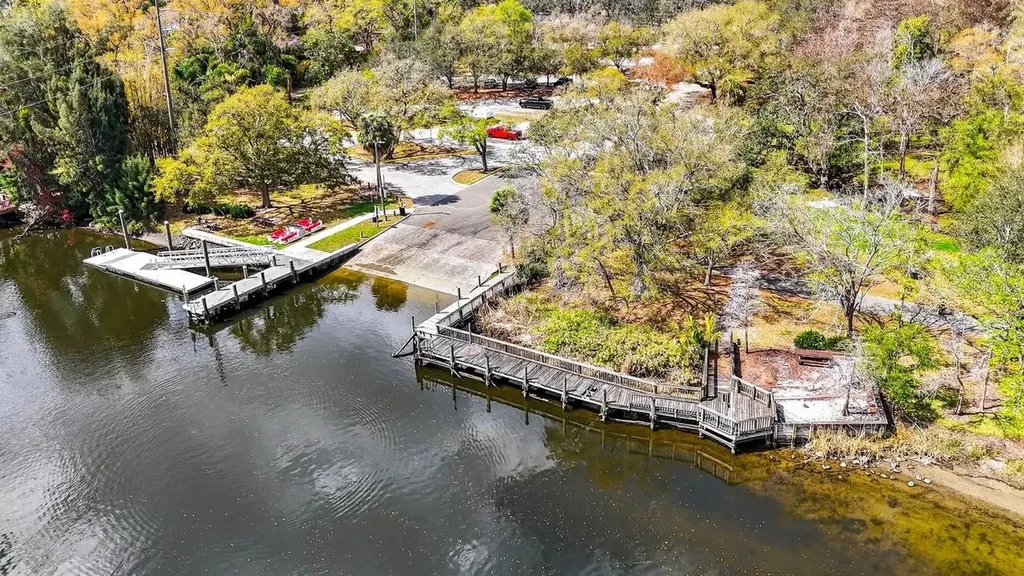825 W Whatley Place Tampa FL 33604