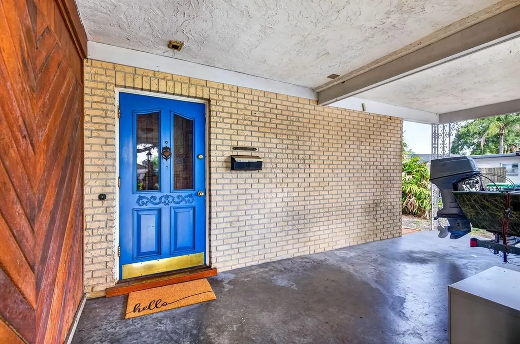 825 W Whatley Place Tampa FL 33604