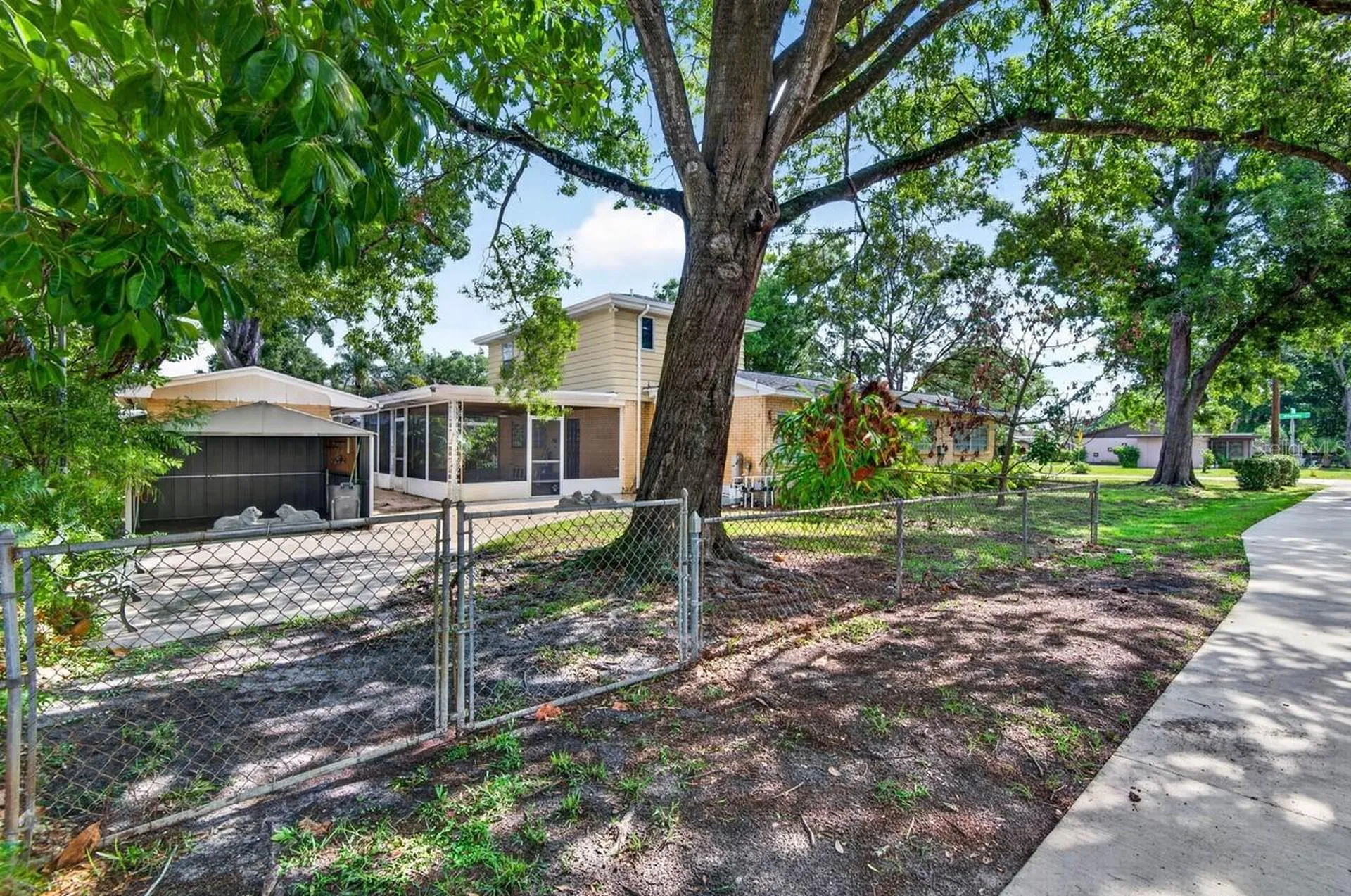 825 W Whatley Place Tampa FL 33604
