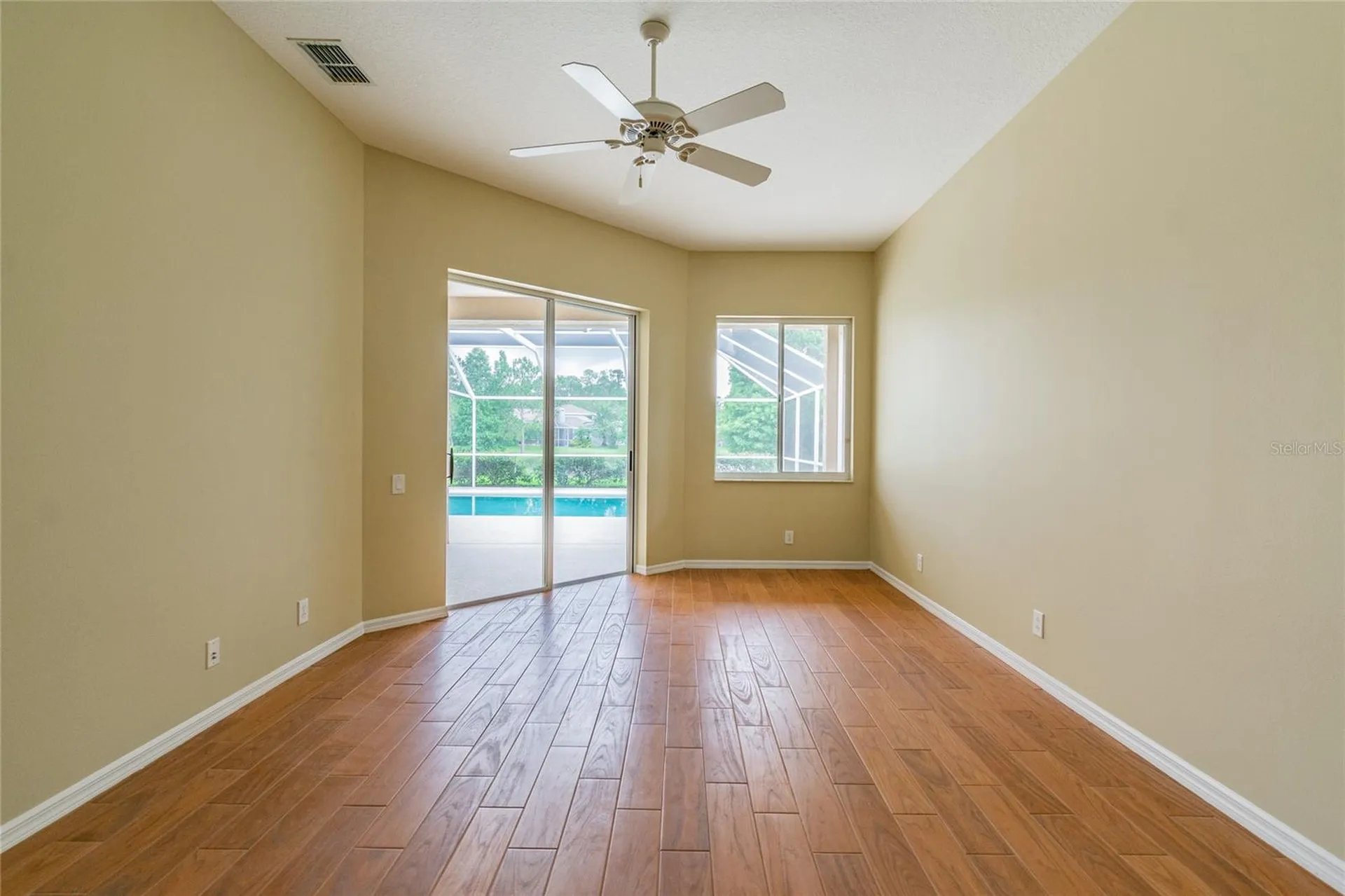 10559 Greencrest Drive Tampa FL 33626