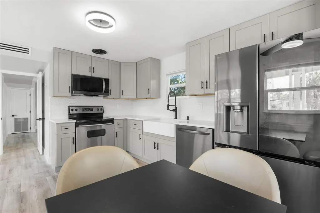 4851 W Gandy Boulevard Tampa FL 33611