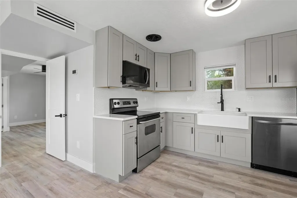 4851 W Gandy Boulevard Tampa FL 33611
