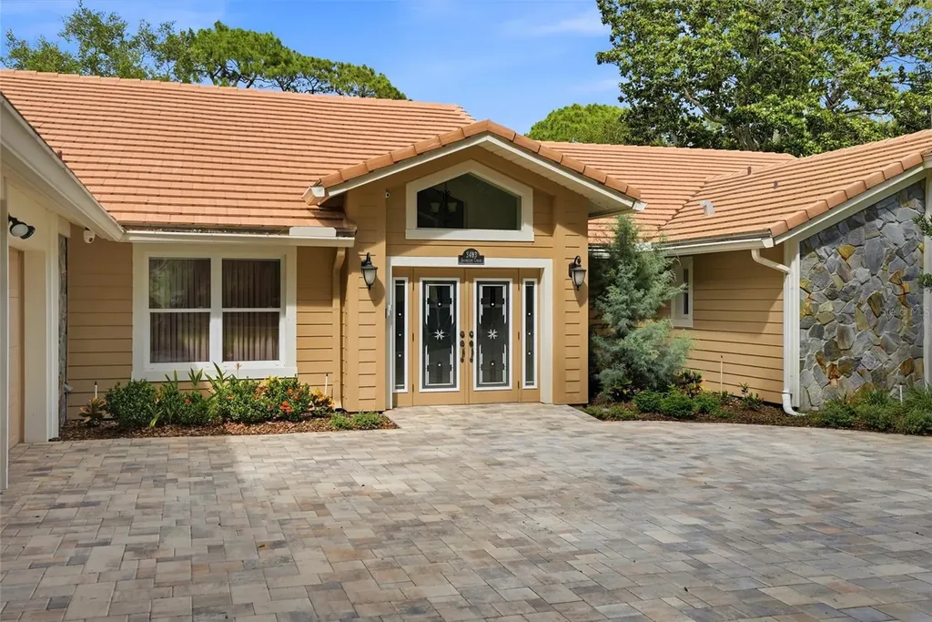 3493 Shoreline Circle Palm Harbor FL 34684
