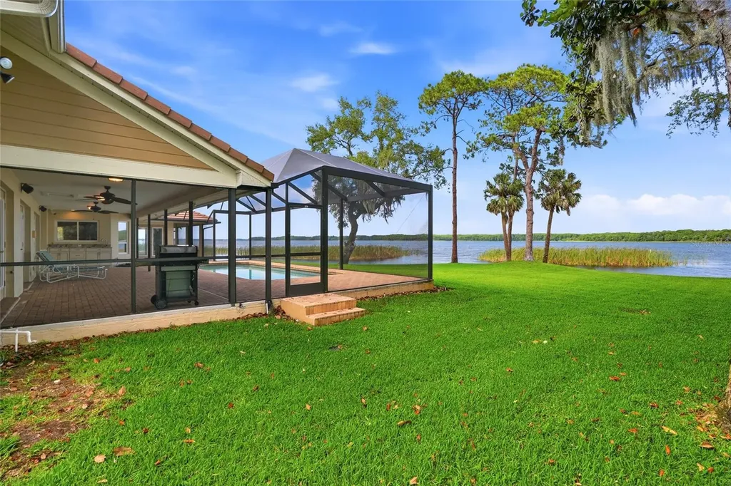 3493 Shoreline Circle Palm Harbor FL 34684