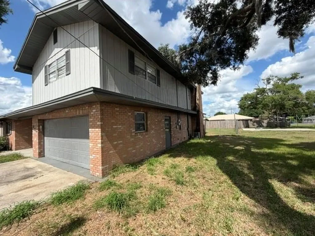 830 N 8th Street Eagle Lake FL 33839
