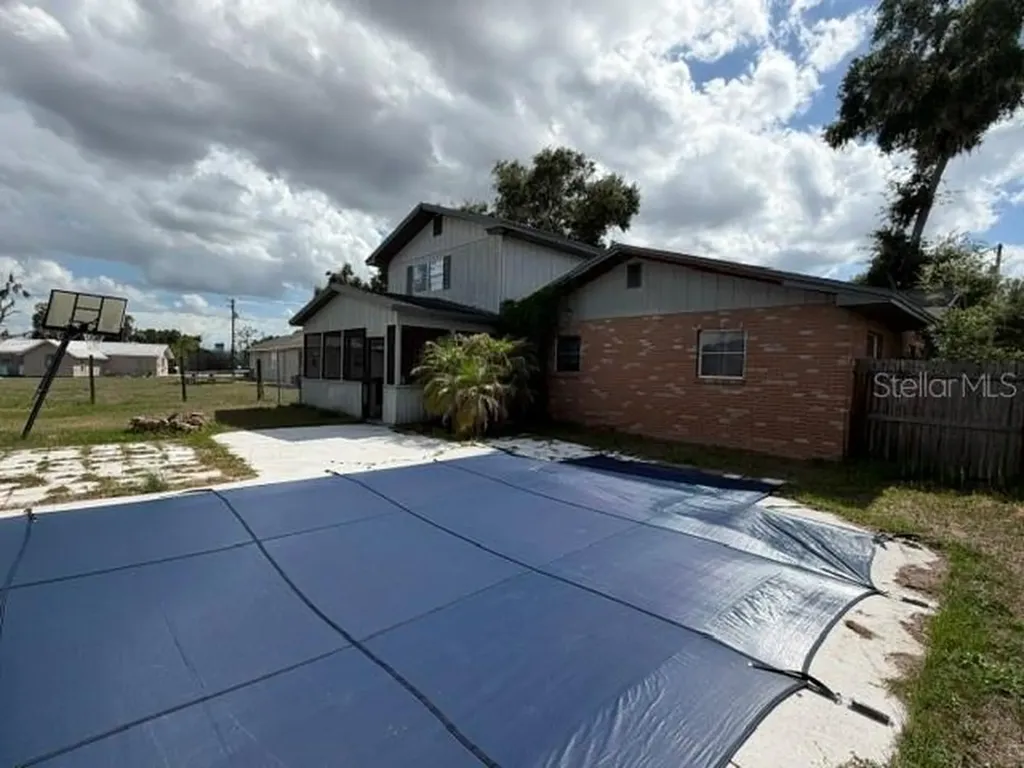 830 N 8th Street Eagle Lake FL 33839