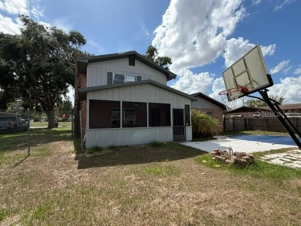 830 N 8th Street Eagle Lake FL 33839