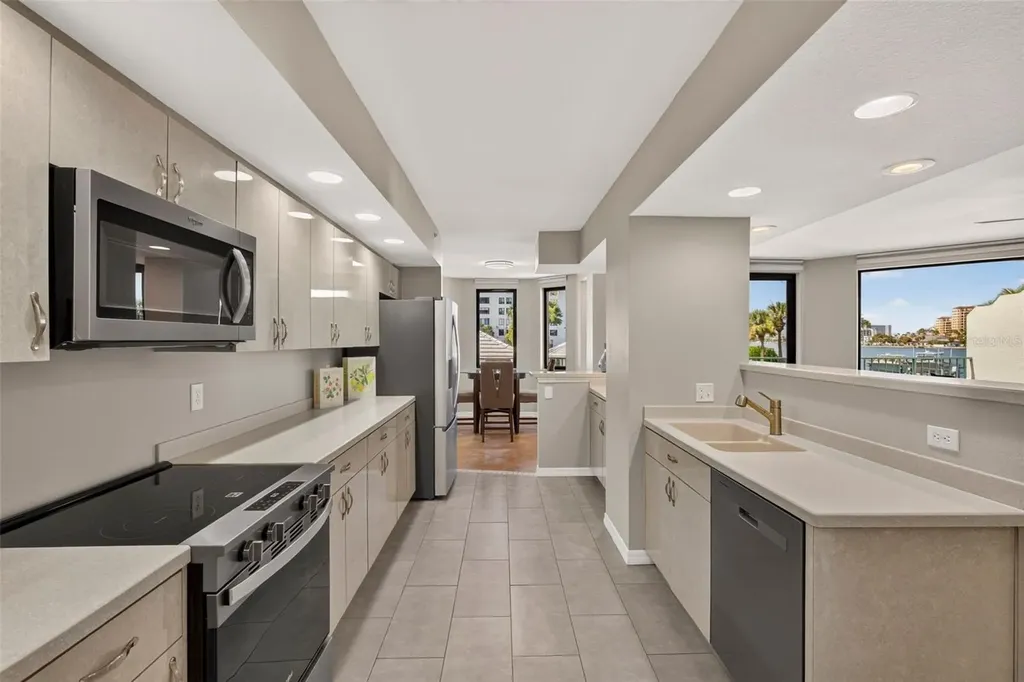 670 Island Way Clearwater Beach FL 33767